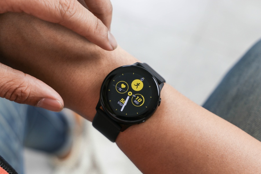 jam tangan pria yang cocok untuk wanita